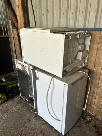 2 vrieskisten en 1 droger gratis af te halen