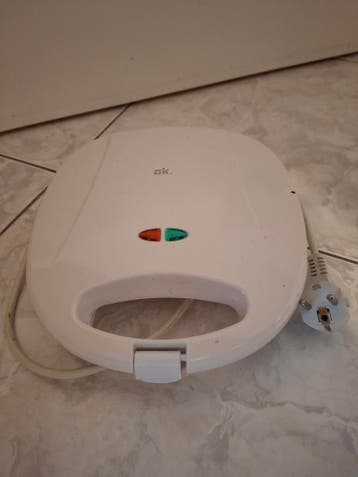 Tosti ijzer en waterkoker (gratis mee te nemen)