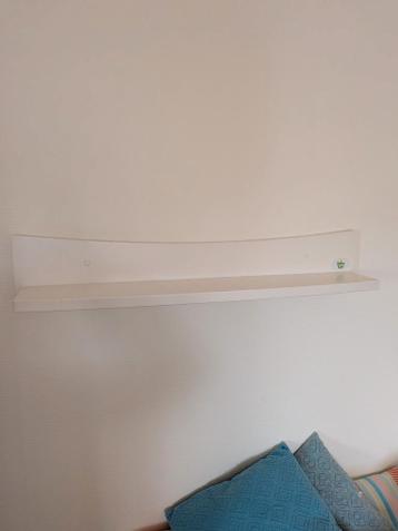 Witte wandplank gratis op te halen