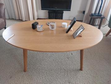 Houten salontafel ovaal