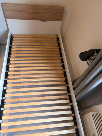 Gratis eenpersoonsbed met evt matras af te halen