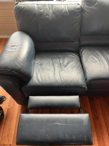 Leren  bank d blauw. Verstelbaar