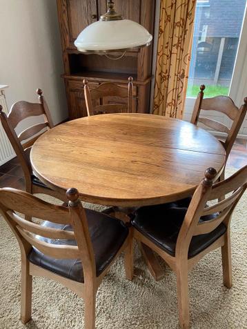 ** GRATIS EETTAFEL EN 5 STOELEN **