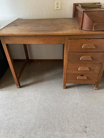 ** GRATIS HOUTEN BUREAU **
