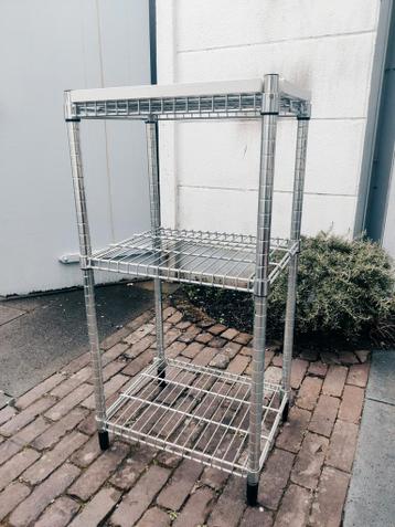 Metalen rek met 3 planken