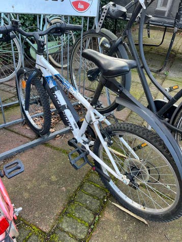 Gratis: Rockrider fiets kind 5 jaar (ketting moet nagekeken)