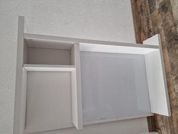 Opbouw bureau Ikea Micke wit