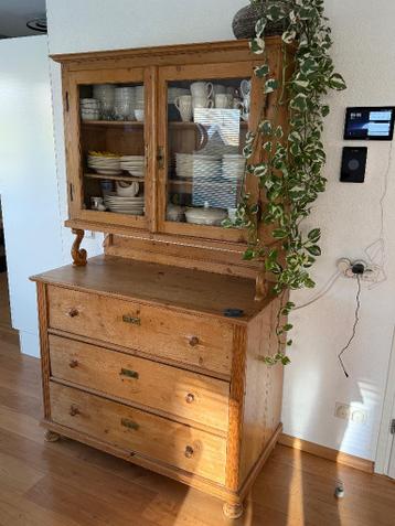 Oude Oostenrijkse grenen buffetkast
