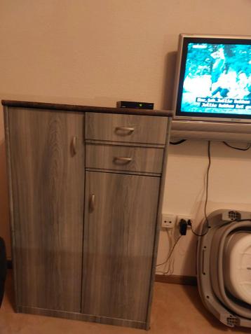 Grijs kastje 1.10 h 72b 35d