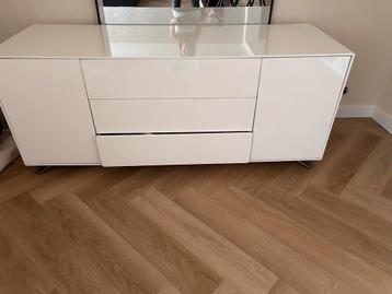 Gratis hoogglans dressoir