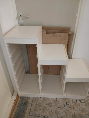 Wit kastje met lades bijna gratis €10