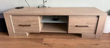 Tv meuvel **gratis af te halen**