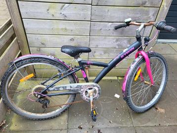 B'Twin kinderfiets 24 inch - zwart/roze