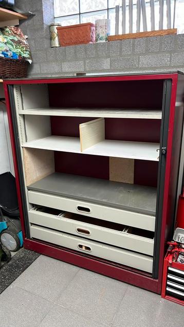 Robuuste archiefkast met roldeur en lades