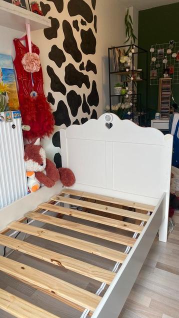 Leuk tiener-volwassenenbed MOET ZO SNEL MOGELIJK WEG!