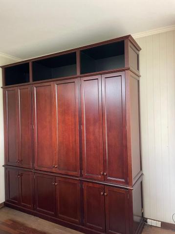 GRATIS Grote houten kast