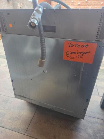 Kapotte vaatwasser - Ideaal voor onderdelen of reparatie