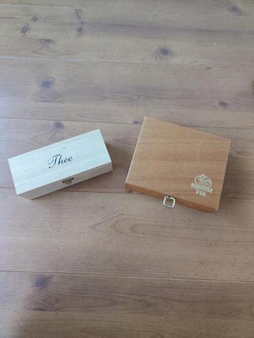 Twee theedozen van hout