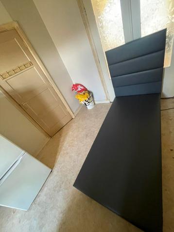 Boxsping eenpersoonsbed zonder matras en opberg gratis