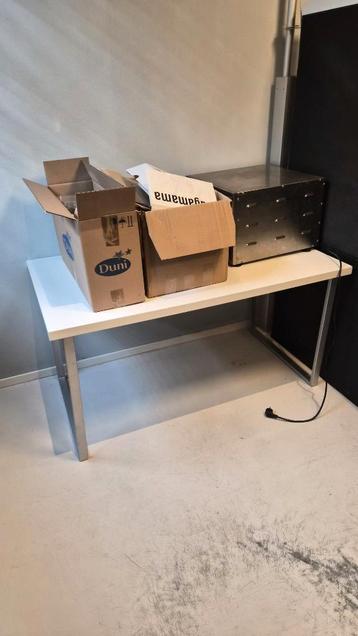 Tafels wit (totaal 5 stuks)