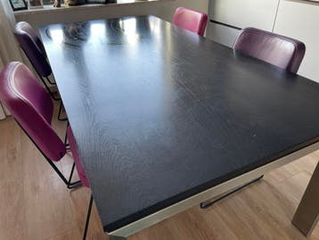 Eettafel  (100x200 cm) met 4 stoelen