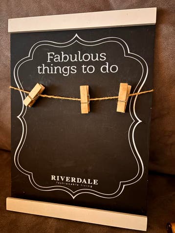 Riverdale krijtbord met knijpertjes