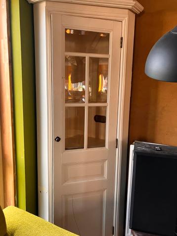 Hoekkast 2,2m hoog, 60x60cm diep