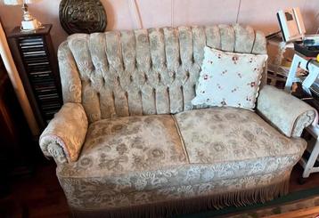 Bank met 2 bijbehorende stoelen