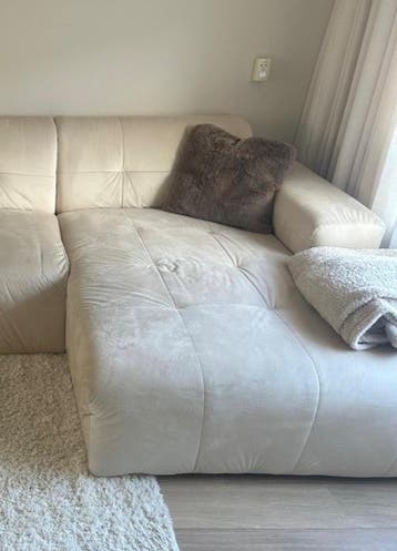 GRATIS Hoekbank aangeboden (ca 2 jaar oud)