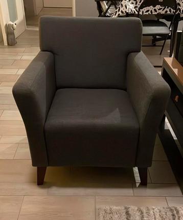 Grijze fauteuil
