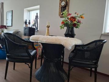 Eethoek met stoelen...GRATIS !!