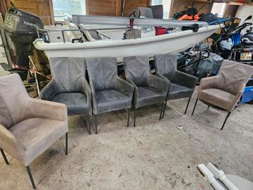 Zes stoelen, grijs en beige