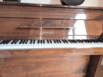 Mooie gebruikte piano, merk Rippen, bruin