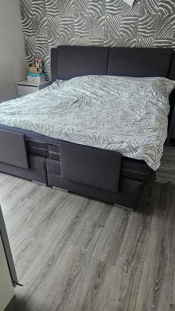 Elektrisch tweepersoonsbed 200x200 cm antraciet