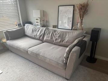 Comfortabele bank met diep zitvlak