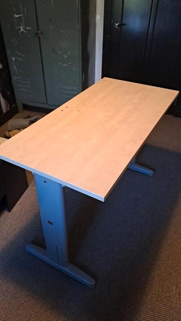 GRATIS bureau 12060 cm