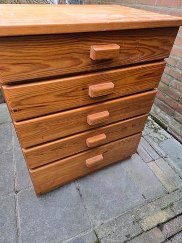 Houten ladekastje met 5 lades
