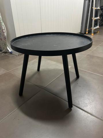 Zwarte bijzettafel met ronde vorm