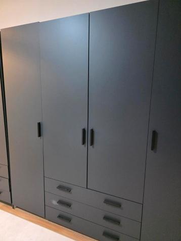 Gratis kledingkast in nieuwstaat - Ophalen!