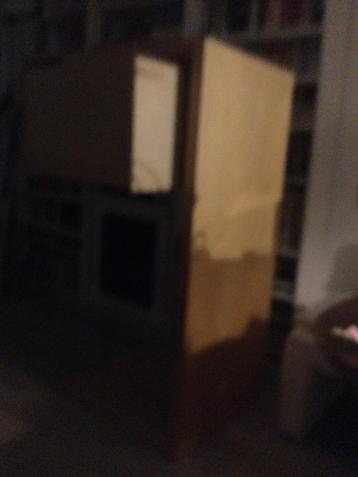 Bureau Malm met uitschuifbaar deelnemers GRATIS af te halen