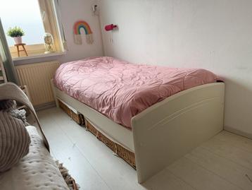 Gratis eenpersoonsbed 90x200 met spiraalbodem en matras