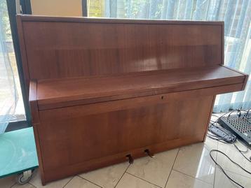 Rippen piano (gratis af te halen)