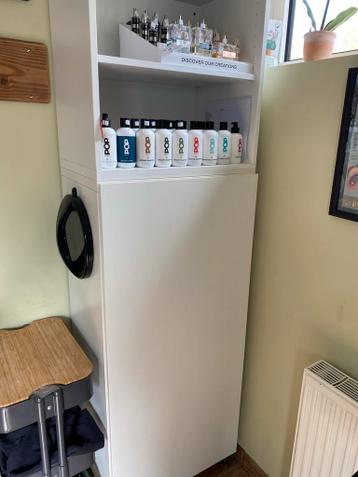 Gratis 4 witte kasten van ikea