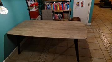 Eetkamertafel 200x100 cm - licht beschadigd