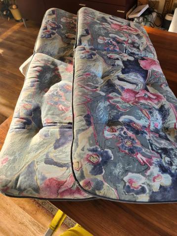 2 grijs/roze kussens voor tuinstoelen - gratis af te halen