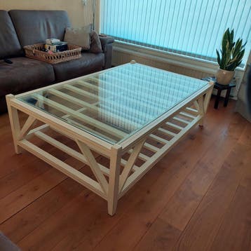 Gratis mooie grote salontafel met glasplaat