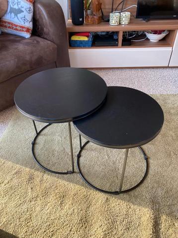 Set van twee zwarte bijzettafels