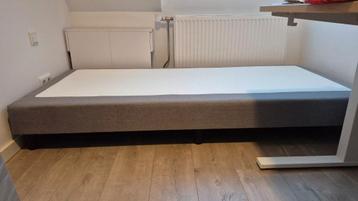 Bed (90x200) zonder matras