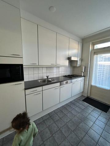 Gratis, keuken met inbouwapparatuur: zelf demonteren