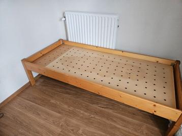 Houten eenpersoonsbed 200x90 cm